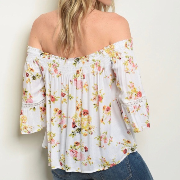 🎁 5 for $25 🎁 Ivory Floral 3/4 Sleeve Off the Shoulder Top - Picture 2 of 3